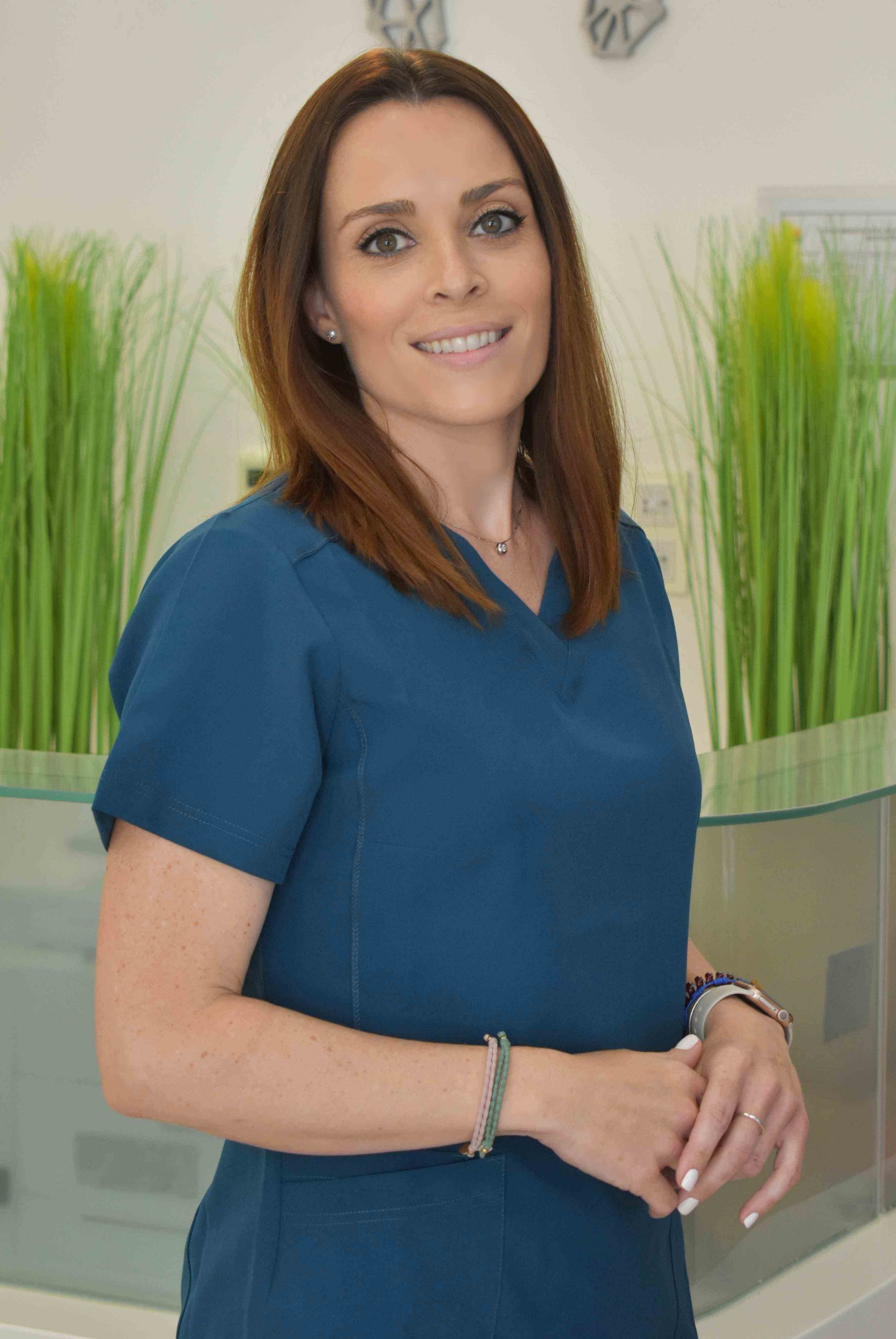 1- Dra Mayte Montesinos-Especialista en ortodoncia y estética dental